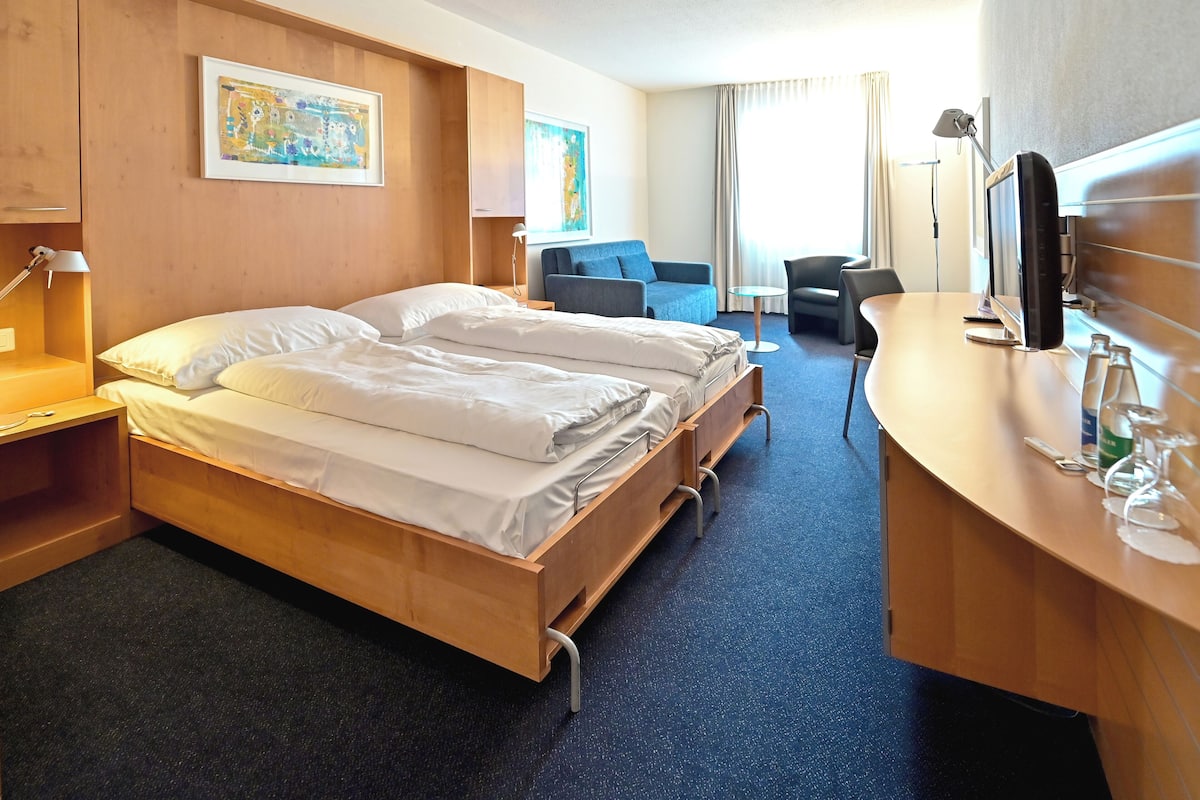 Comfort-Doppelzimmer, 2Â Einzelbetten | Hochwertige Bettwaren, Minibar, Zimmersafe, Schreibtisch