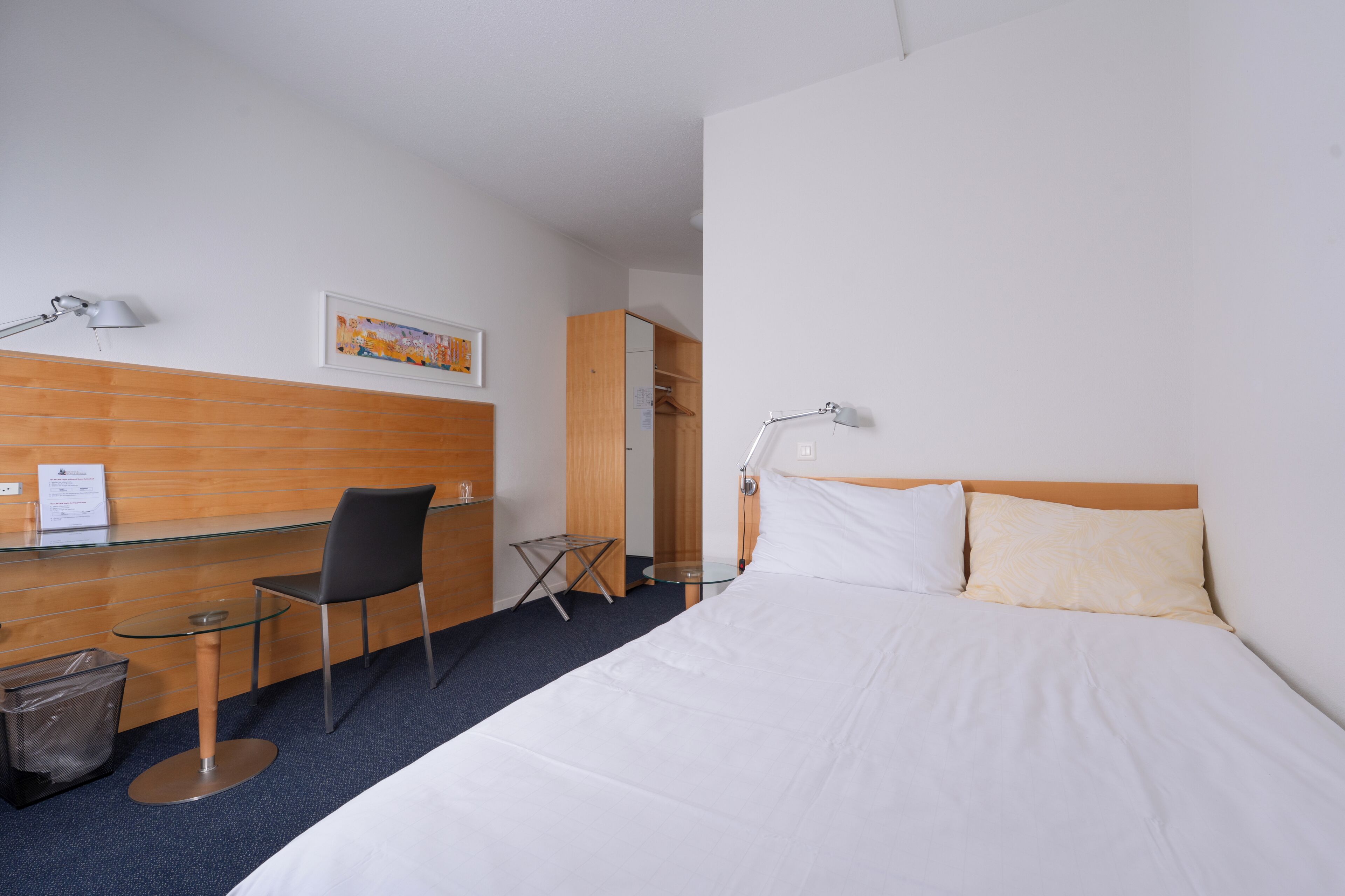 Comfort enkelrum - 1 enkelsäng | Sängtillbehör av högsta kvalitet och minibar