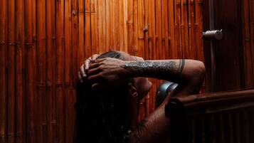 セーフティボックス (室内)、遮光カーテン、WiFi (無料)、ベッドシーツ