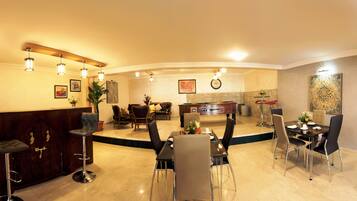 Kontinental frukost varje dag (EUR 8 per person)