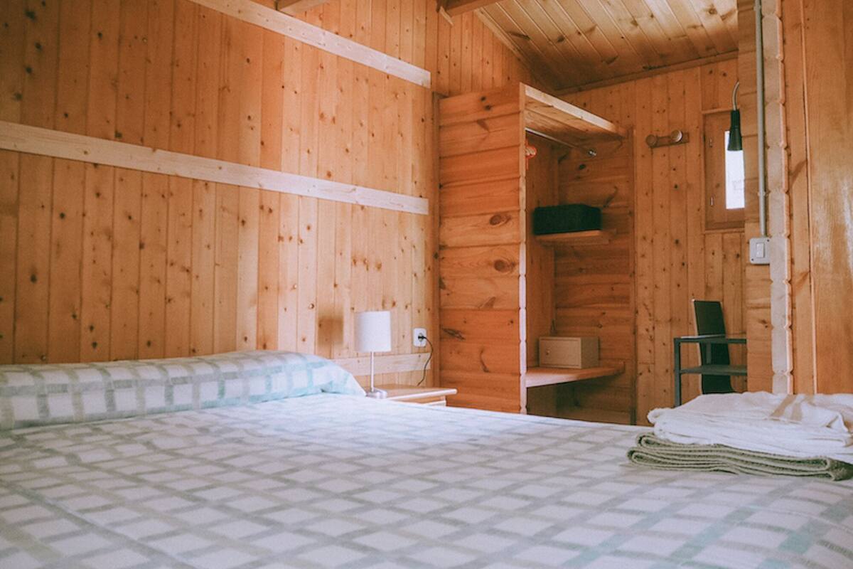 standard cabin, ensuite, mountain view