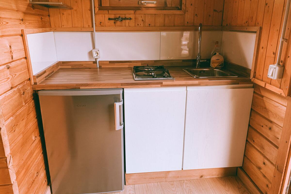 standard cabin, ensuite, mountain view | private kitchen