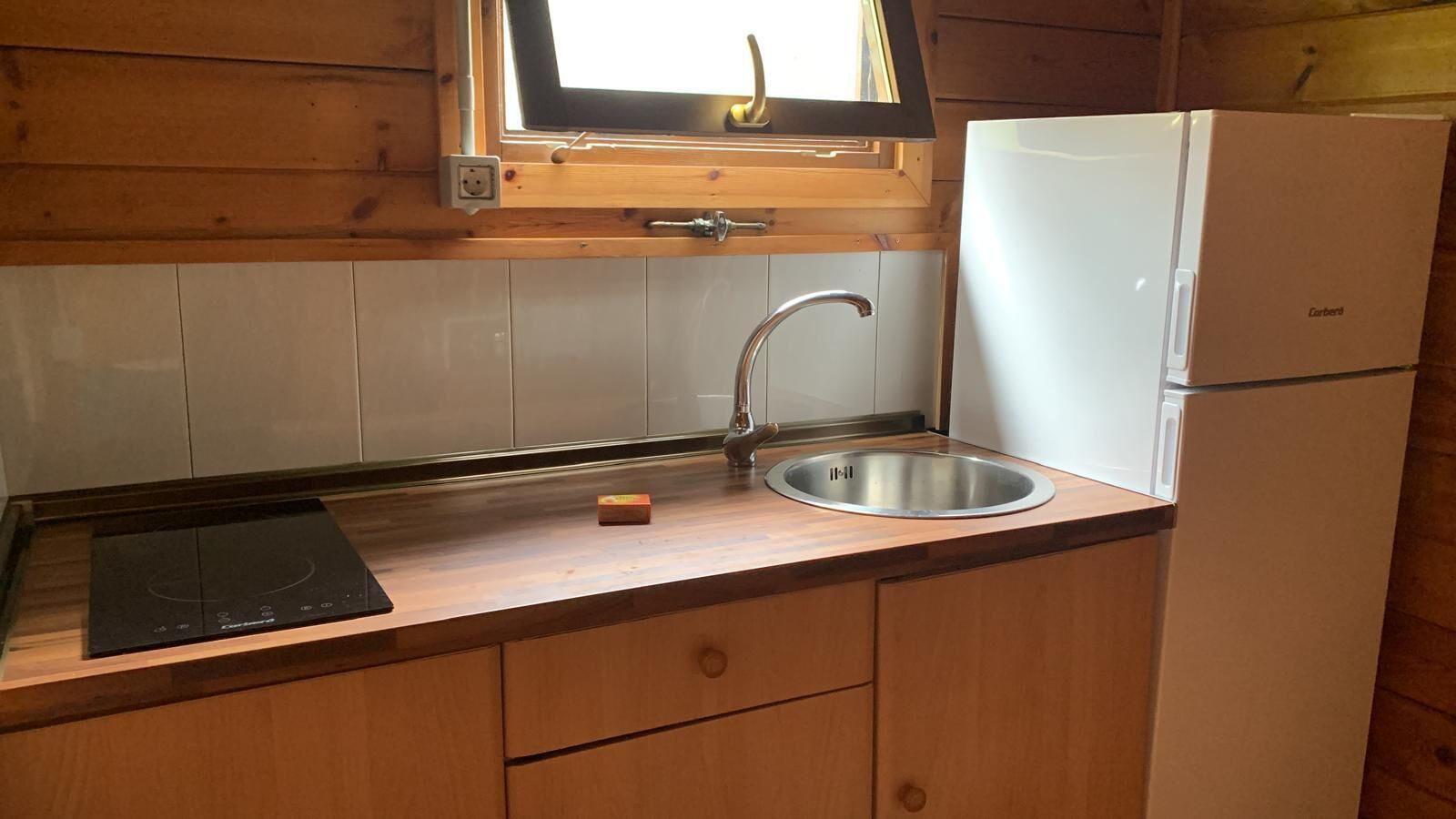 comfort cabin, ensuite, mountain view | private kitchen