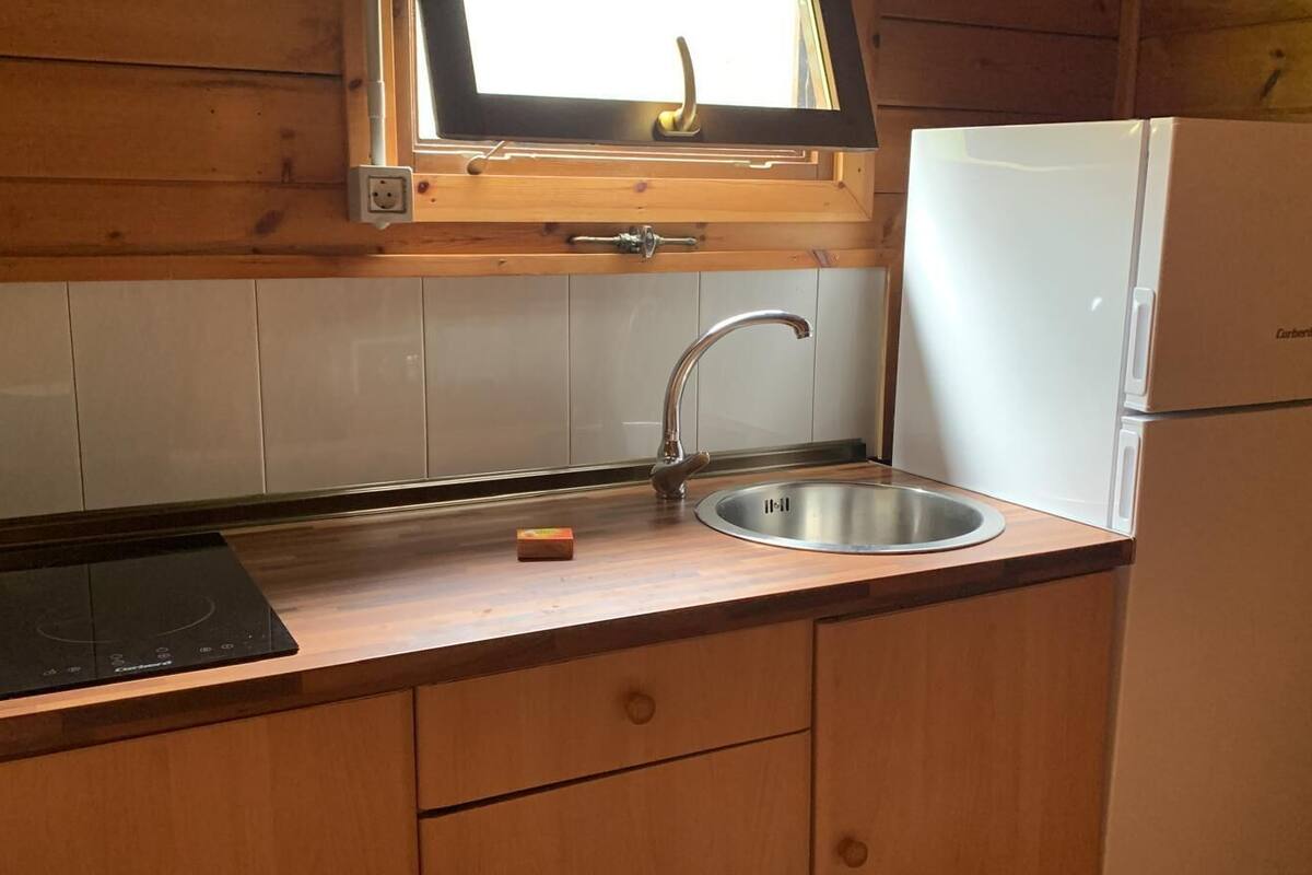 comfort cabin, ensuite, mountain view | private kitchen