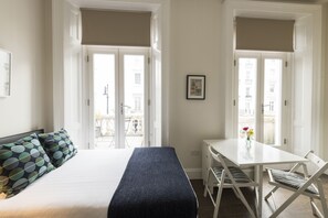 Comfort Studio, Shared Bathroom (Studio 7) - Bestroom Studios (London)