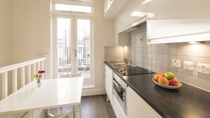 Studio Deluxe, salle de bains attenante (Maisonette Studio 9) | Cuisine privée