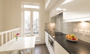 Deluxe Studio, Ensuite (Maisonette Studio 9) | Private kitchen - Bestroom Studios (London)