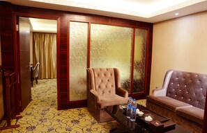 ห้องบิสซิเนสสวีท | บริเวณนั่งเล่น