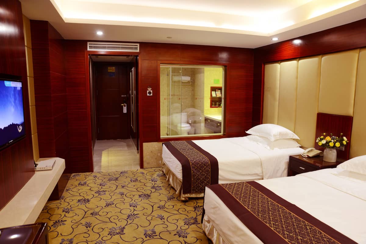 Superior Twin Room | Free minibar items, in-room safe, desk, blackout curtains