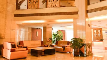 Coin salon dans le hall
