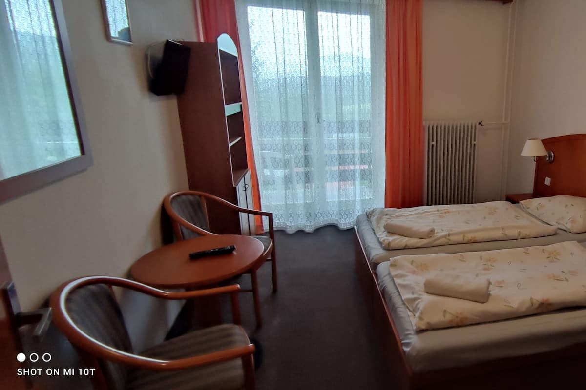 Double Room (+ Extrabed)