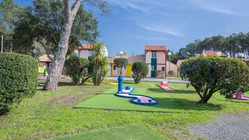 Mini-golf