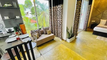 Premium Studio, 1 Bedroom | 1 bedroom, Egyptian cotton sheets, premium bedding, minibar