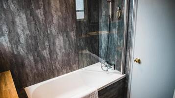 Standard Double Room, 1 Double Bed | Bathroom | Free toiletries, hair dryer, towels, soap