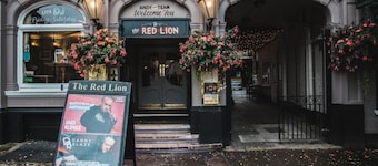 OYO The Red Lion Hotel