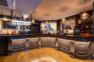 Bar (en la propiedad)