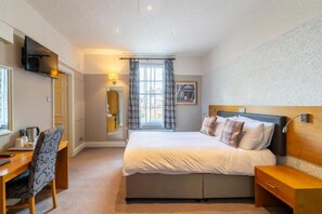 Kamar Double Standar, 1 Tempat Tidur Double | Setrika/meja setrika dan seprai linen