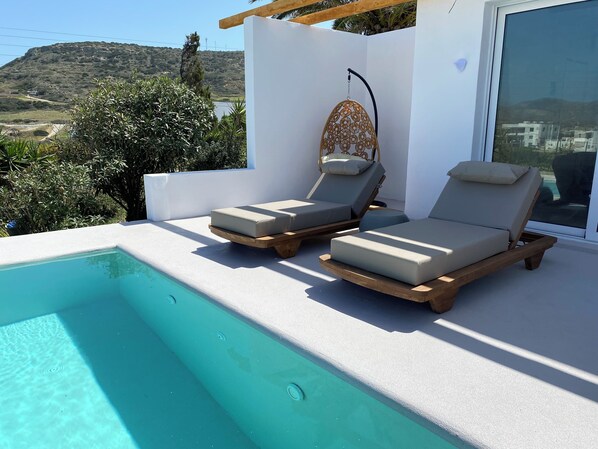 Deluxe Suite (For 3) | Terrace/patio