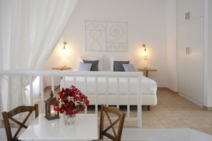 Studio Supérieur (For 3)