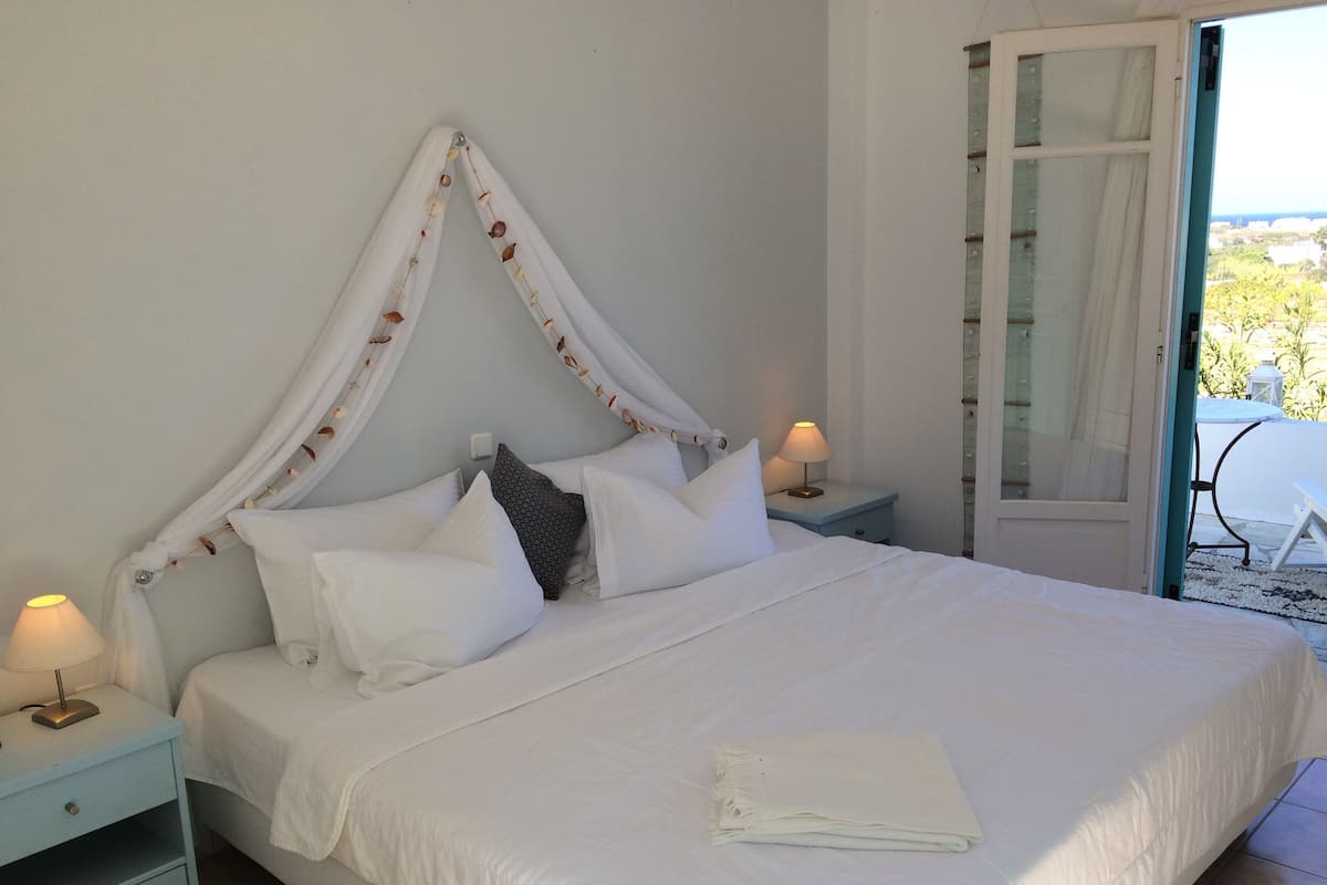 Basic Double or Twin Room | Hypo-allergenic bedding available, down comforters, pillowtop beds