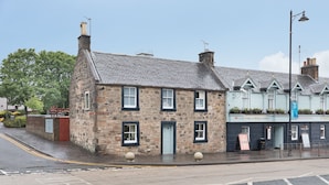 Unclassified image, 4 of 29, button - West Port Hotel (Linlithgow)