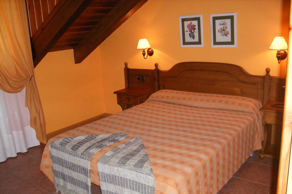 Desk, blackout drapes, WiFi (free), bed sheets