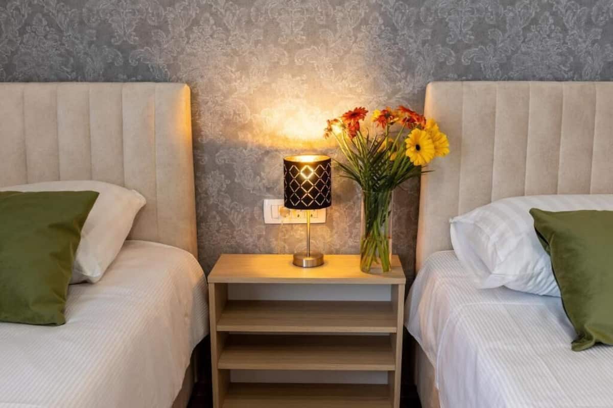 Premium Family Room | Coffres-forts dans les chambres, bureau