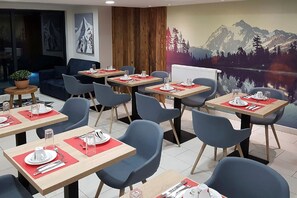 Dining - Apartment in France with Heated Pool & Wellness (Chamonix mont blanc)
