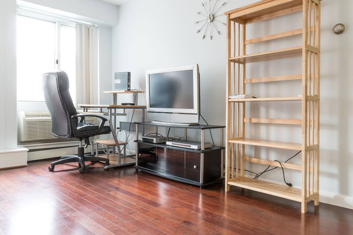 Apartment, 2 Bedrooms, Kitchen | Living room | Flat-screen TV