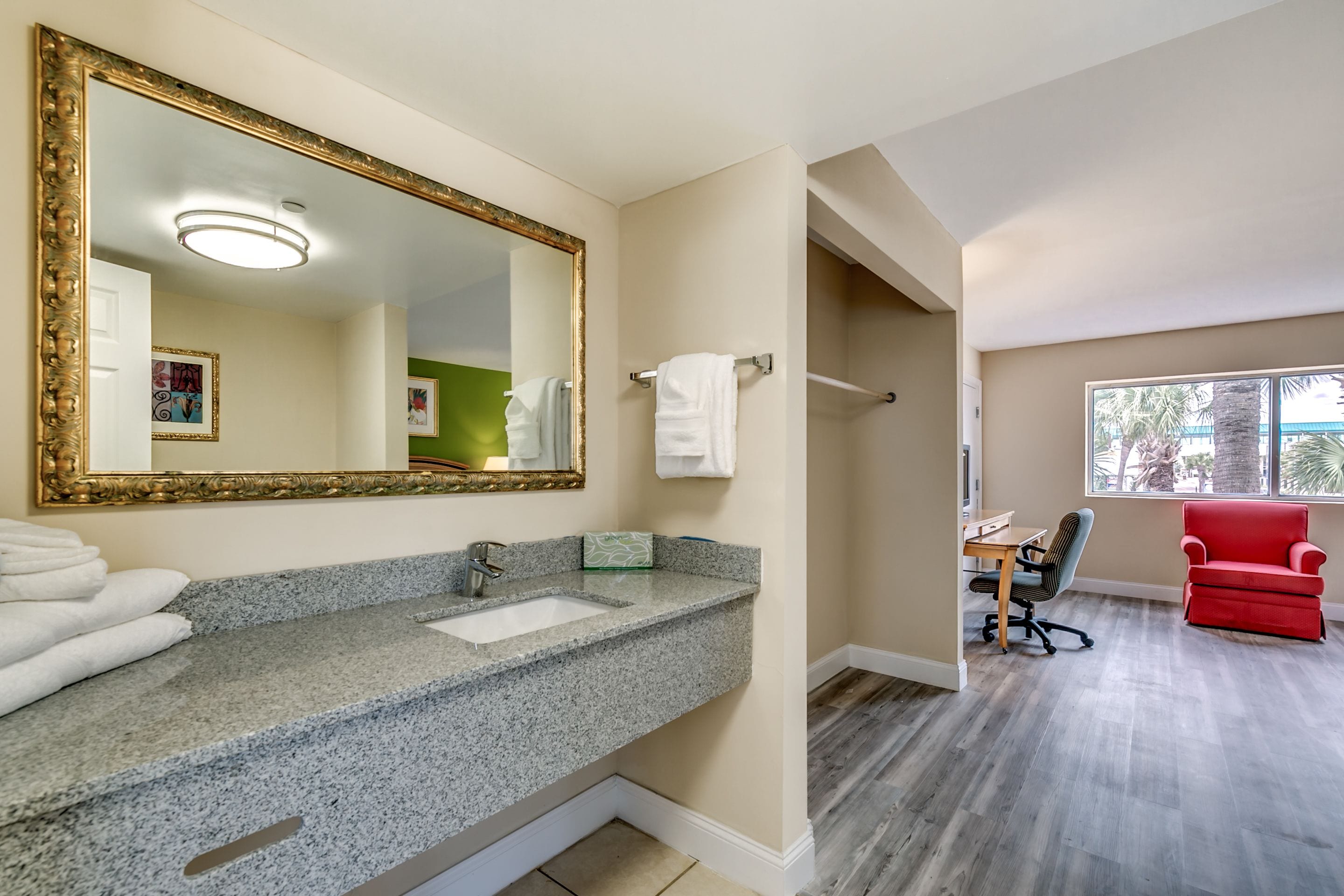 Foto - Beachcomber Inn & Suites