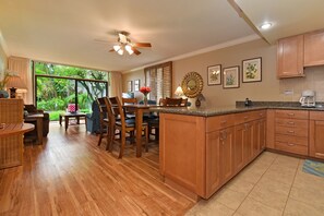 Private kitchen - Hale Mahina #b101 1 Bedroom Condo by RedAwning (Lahaina)