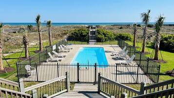 Huis, 5 slaapkamers | Zwembad | Een buitenzwembad, een verwarmd zwembad