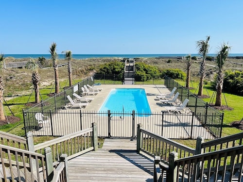 Avalon West- 5 Bedroom Home by RedAwning