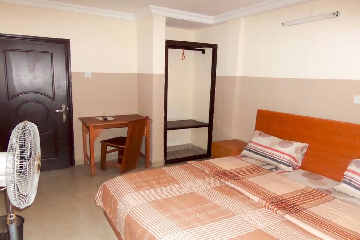Standard Double Room | Desk, laptop workspace, WiFi (free), bed sheets