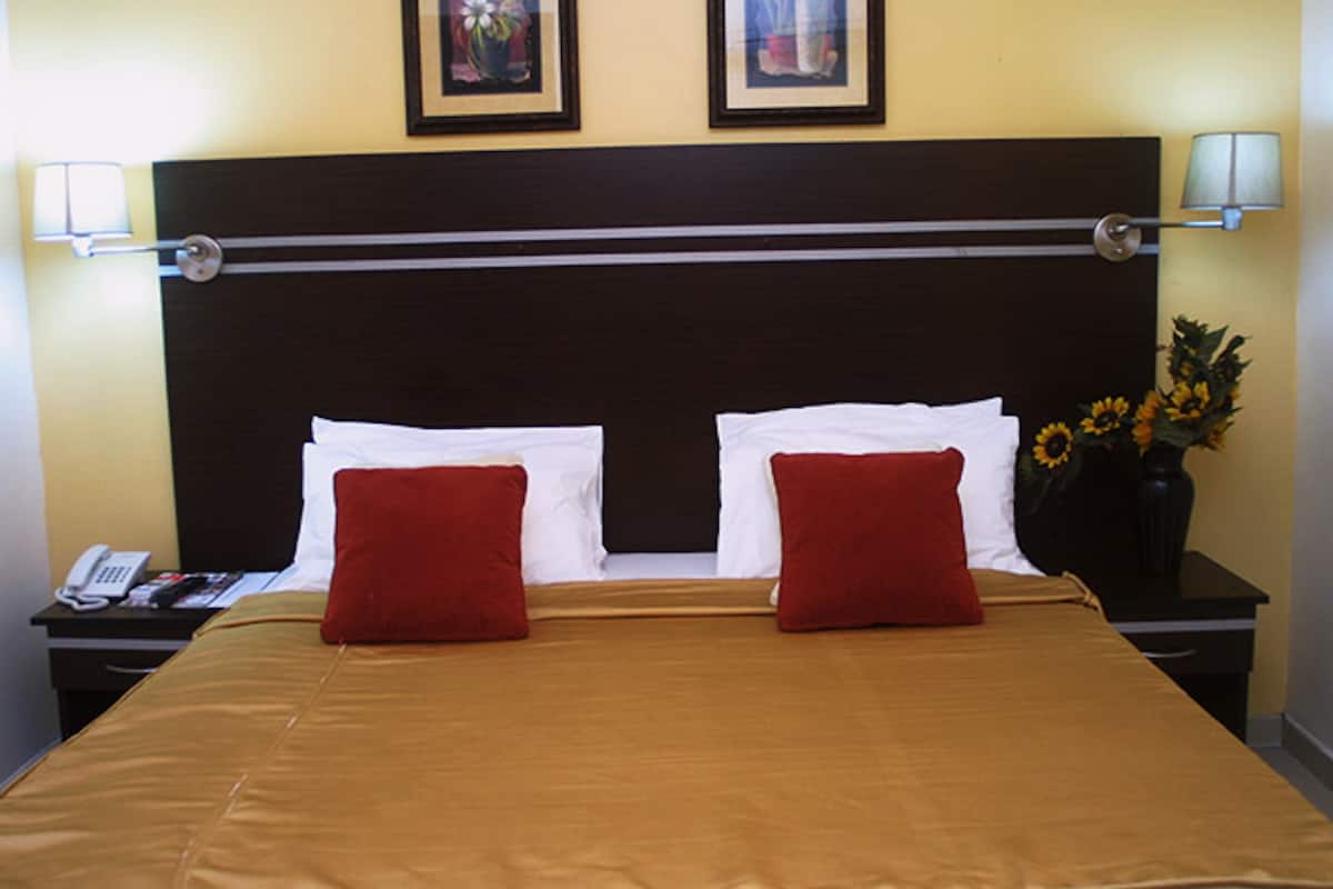 Classic Room | Desk, laptop workspace, WiFi (free), bed sheets