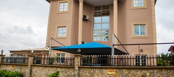 Ahi Residence