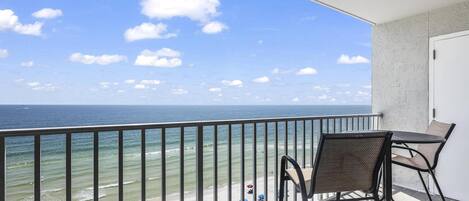 Condo, 2 Bedrooms | Property grounds