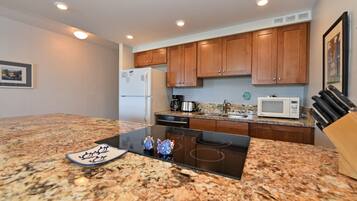 Apartment, 1 Schlafzimmer | Eigene Küche | Kühlschrank, Mikrowelle, Ofen, Geschirrspüler