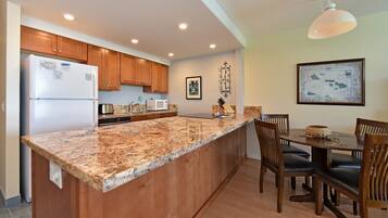 Apartment, 1 Schlafzimmer | Eigene Küche | Kühlschrank, Mikrowelle, Ofen, Geschirrspüler