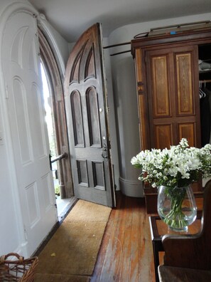 บริเวณประตูทางเข้า