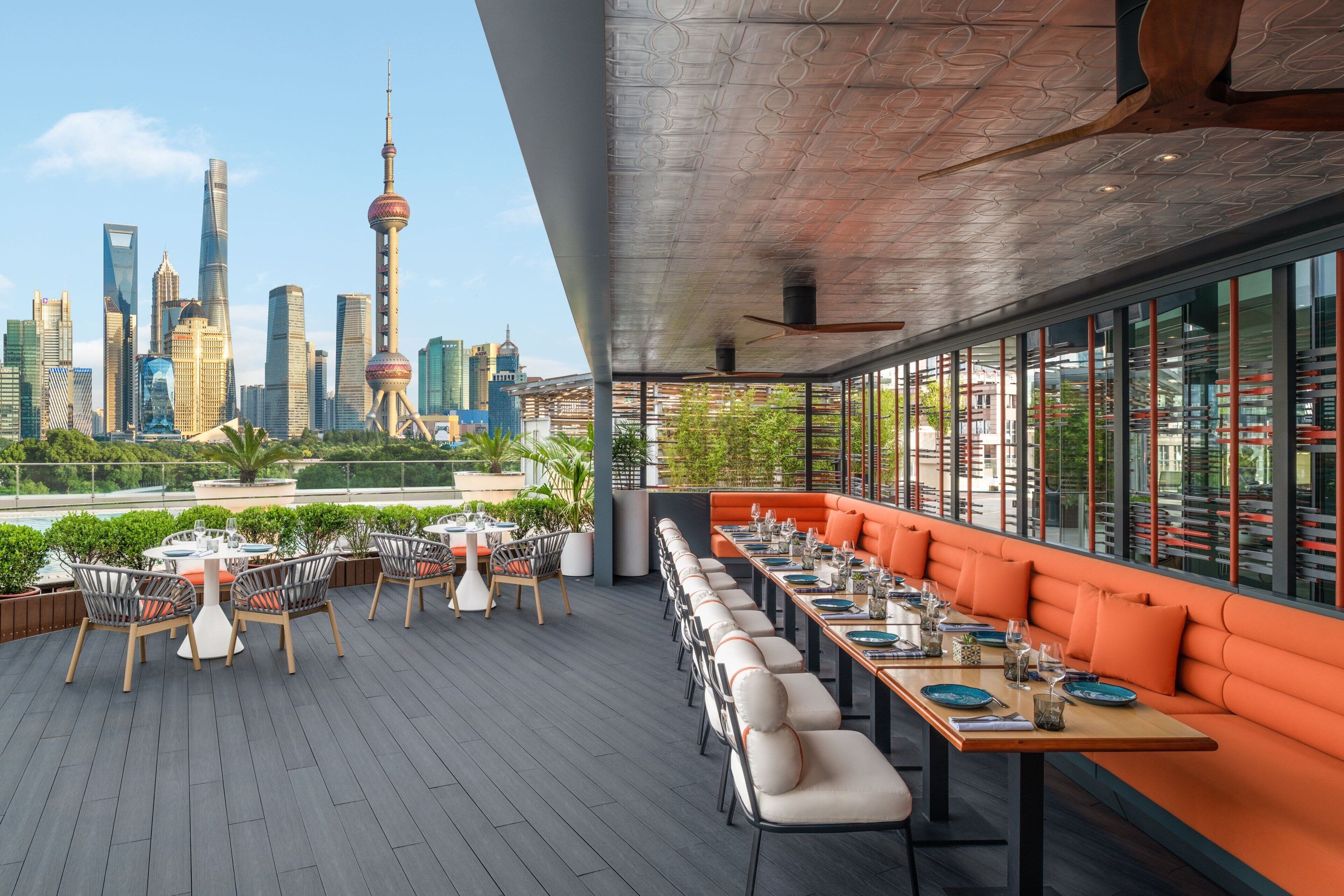 2 restaurants, breakfast, lunch, dinner served; chinese cuisine