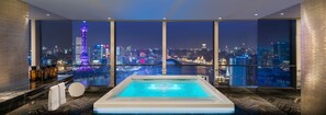 Separate tub and shower, rainfall showerhead, designer toiletries - W Shanghai - The Bund (Shanghai)