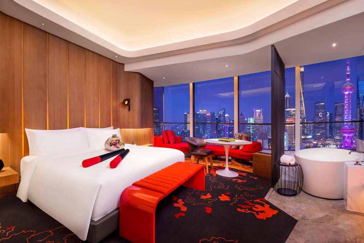 Room, 1 King Bed, Non Smoking | 1 bedroom, premium bedding, minibar, in-room safe