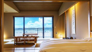 1 bedroom, premium bedding, in-room safe, desk