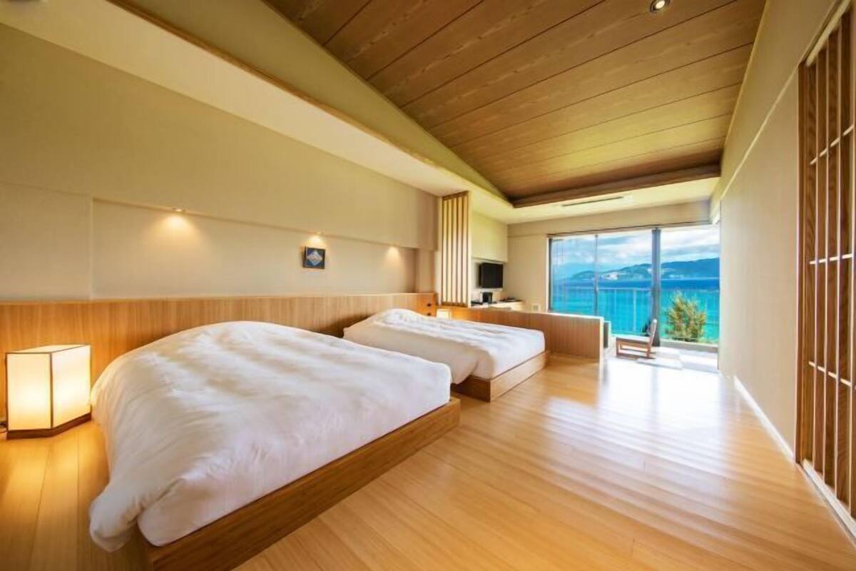 1 bedroom, premium bedding, in-room safe, desk