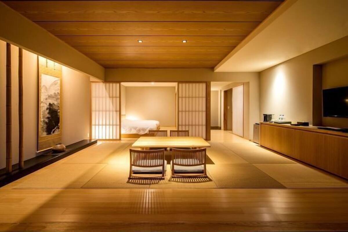 1 bedroom, premium bedding, in-room safe, desk