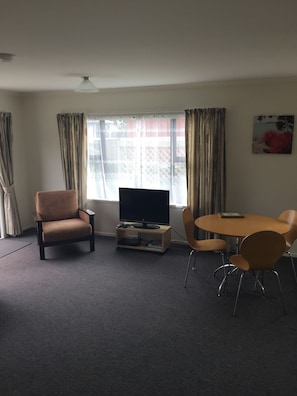 Townhouse, 2 kamar tidur | Makan di kamar