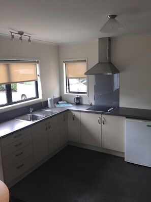 Two Bedroom Townhouse | Private kitchenette