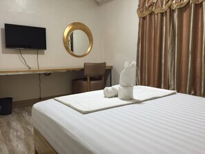 Deluxe Room | Desk, rollaway beds, free WiFi, bed sheets - Meaco Hotel - Solano (Solano)