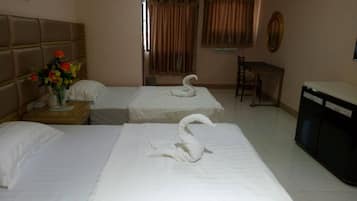 Desk, rollaway beds, bed sheets